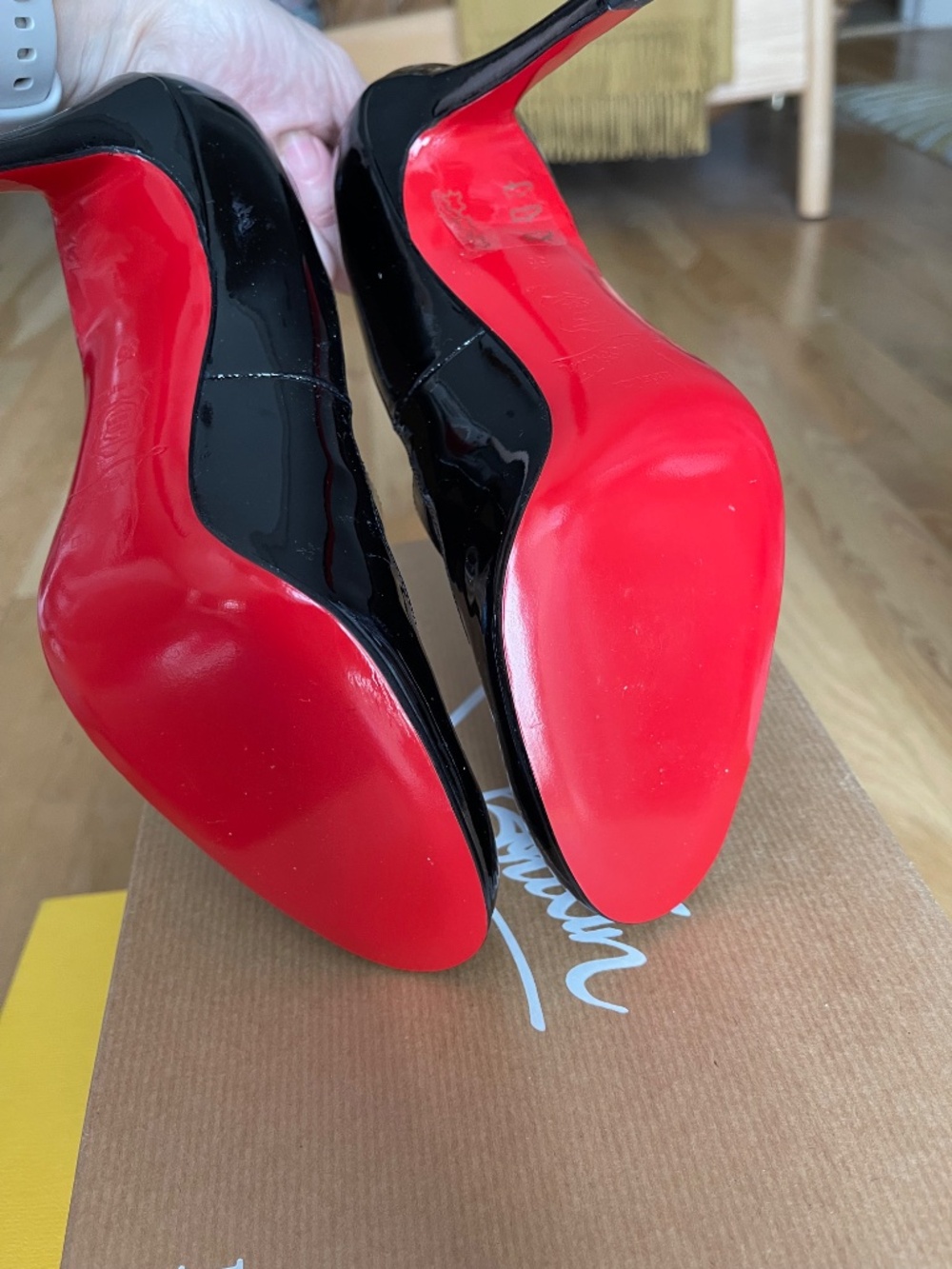 Christian Louboutin Wallis 100 Patent Calf Pumps, NEVER WORN, size US 5, EU 35 - Picture 7 of 16